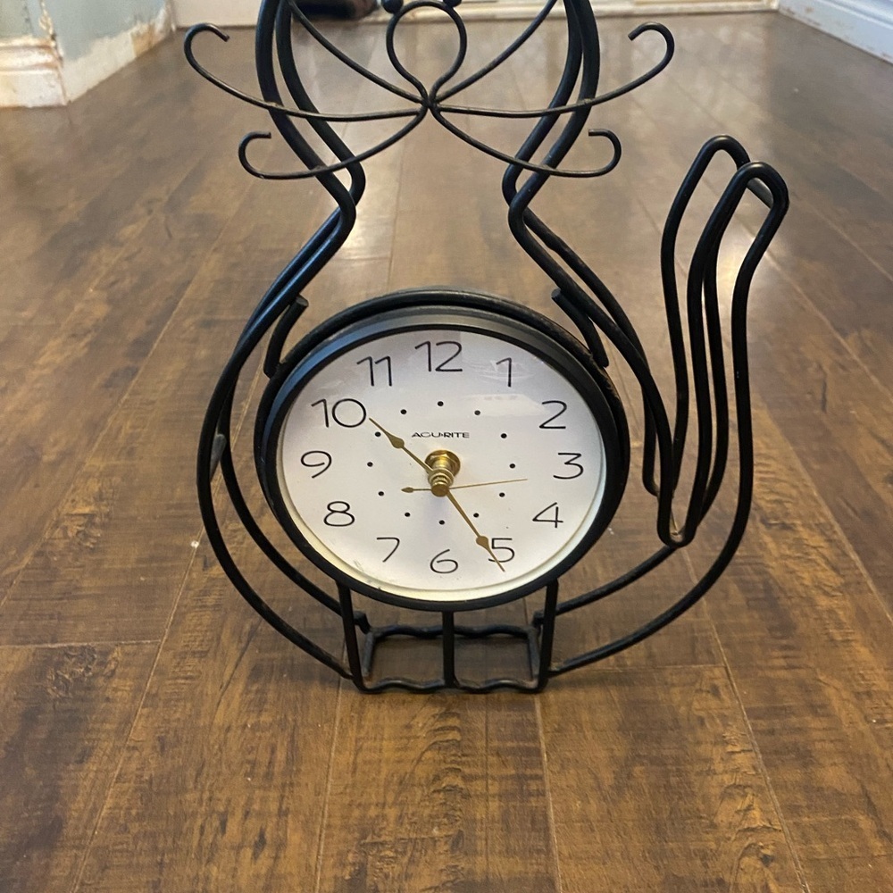 Acurite Black cat metal clock